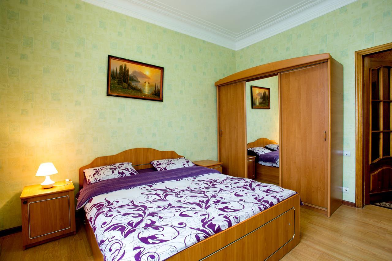 Apartments On Bolshaya Morskaya 65 Николаев Экстерьер фото